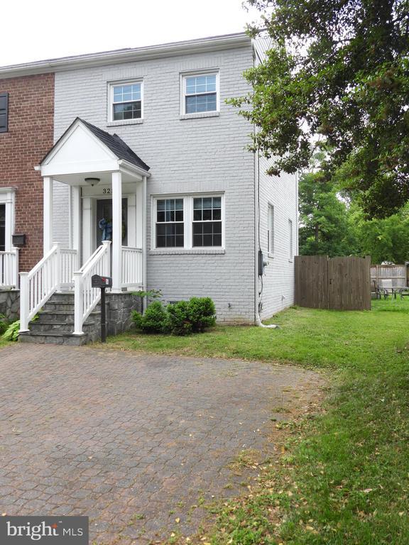Building Photo - 325 Ashby St