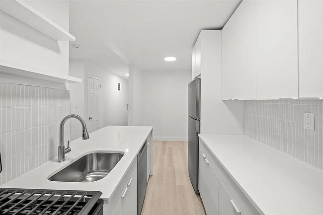 Photo - 3260 Netherland Ave Townhome