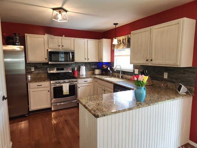 Building Photo - 1120 Oakley Ln