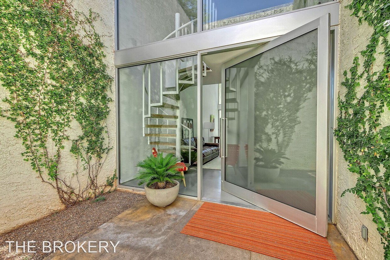 Foto principal - 2 br, 2 bath House - 4638 N. 40th Street