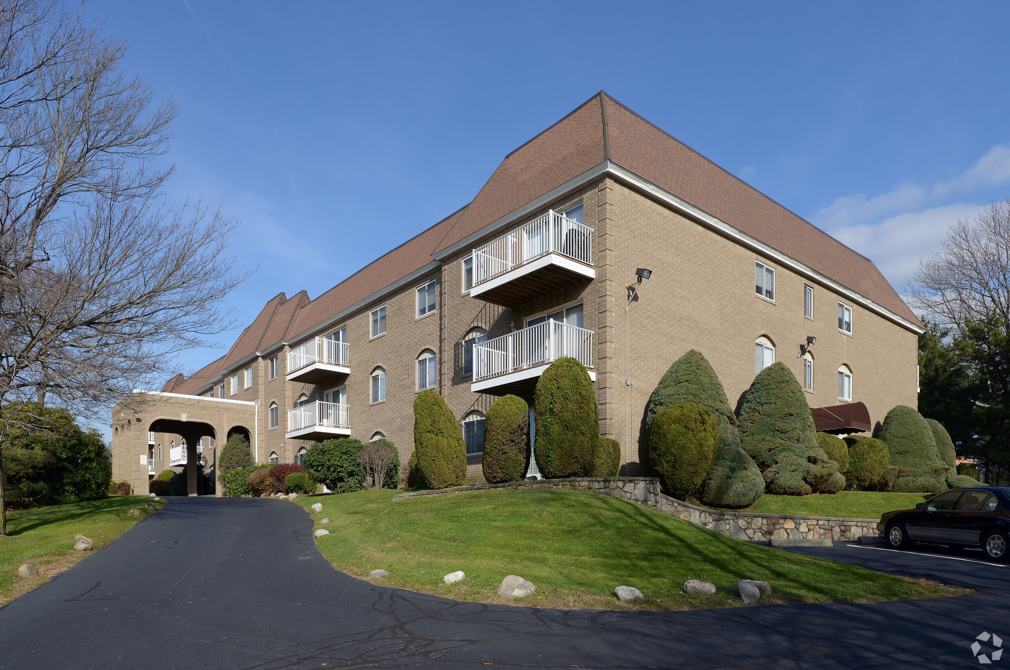 Chateau Regale Apartments