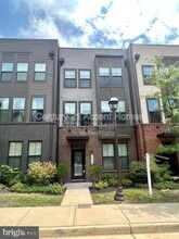 Building Photo - 22268 Sims Terrace