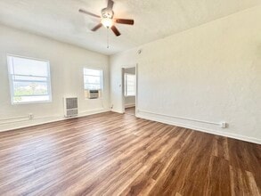 Building Photo - 802 N Las Palmas Ave