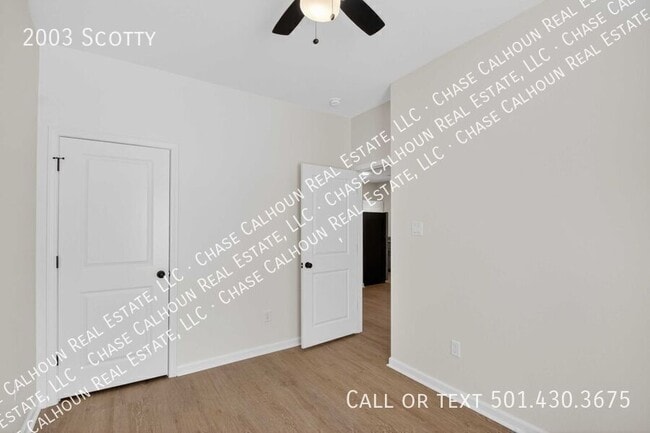 Building Photo - 2003 Scotty-