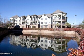 Building Photo - 640 Village Park Dr
