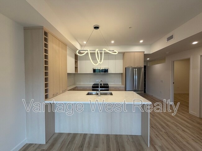 Building Photo - 630-630 Boynton Pl