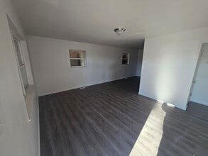 Building Photo - 1421 Richard Dr