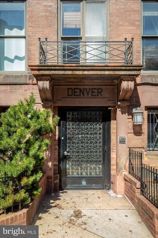 Foto del edificio - 1417 Chapin St NW