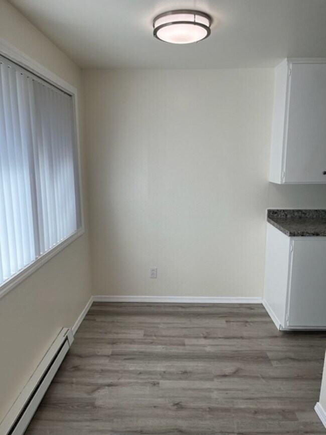 Foto del edificio - 12108 Edgewood Ave SW