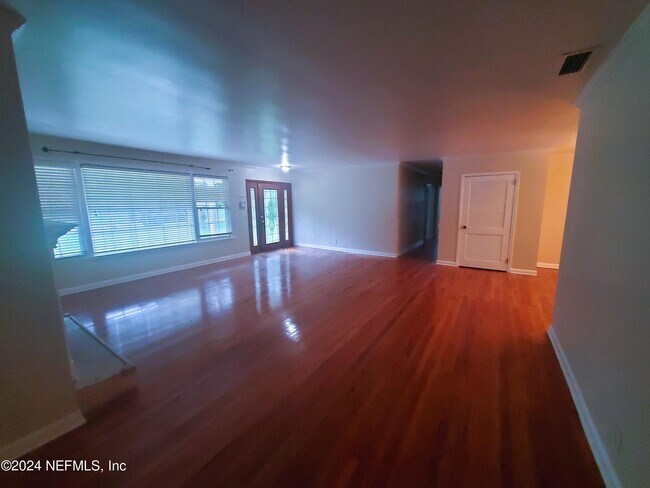 Building Photo - 2919 Cadiz Ave