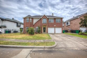 Building Photo - 4717 Woodhaven Ln
