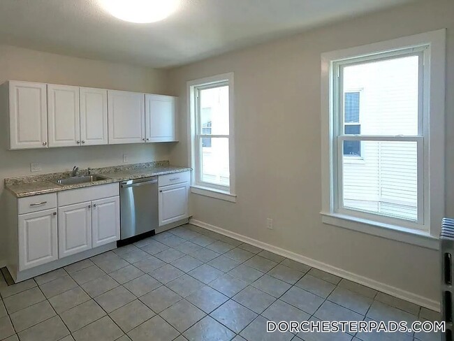 Building Photo - 154 Stanwood St