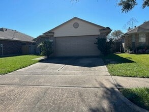 Building Photo - 10451 N Fallen Bough Dr