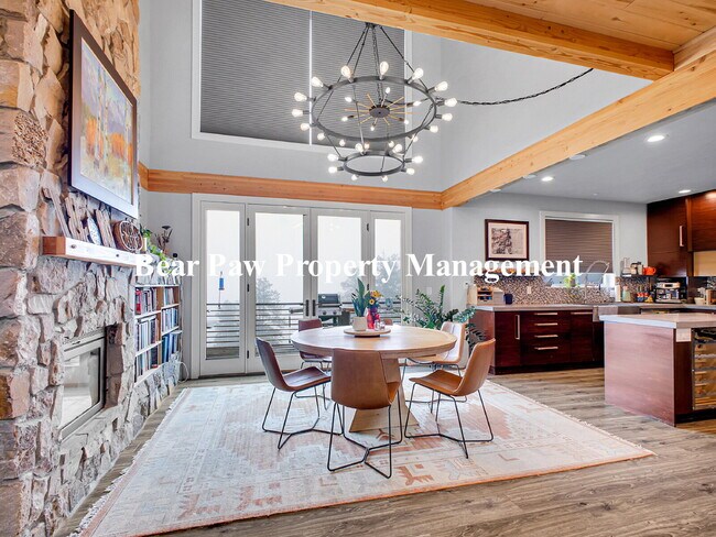Foto del edificio - "Spacious 5-Bed Retreat with 3.5 Baths on ...