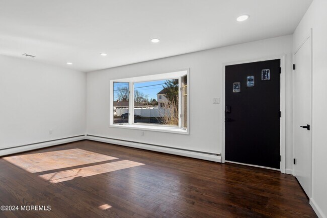 Foto del edificio - 528 E Woodland Ave