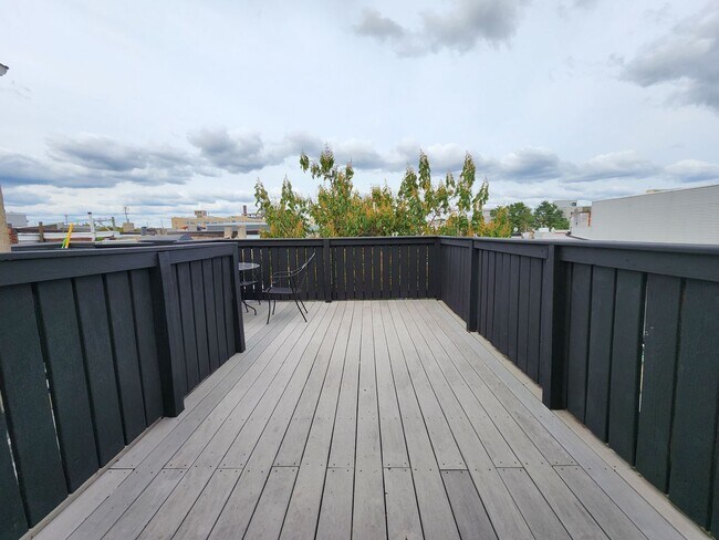 Foto del edificio - Beautiful 3 bedroom in brewerytown