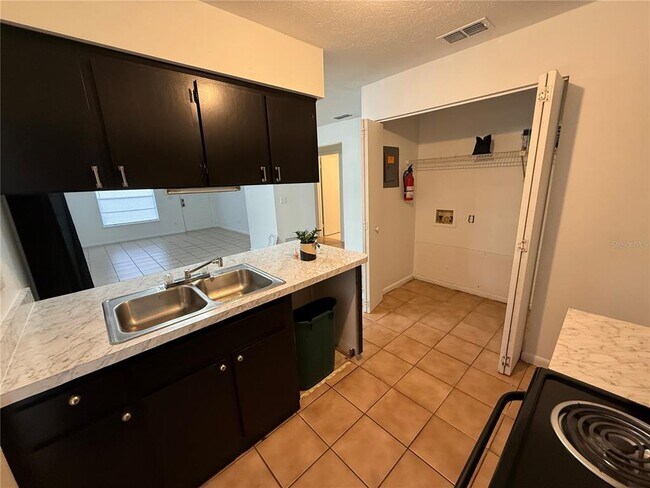 Foto del edificio - 2710 NE 23rd Ave