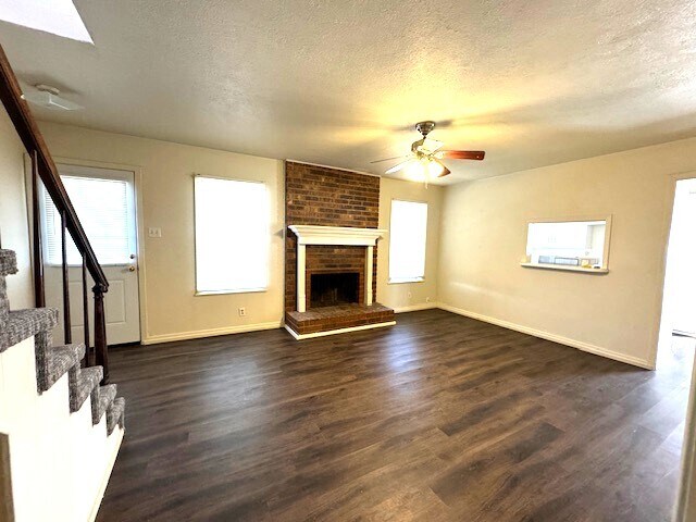 Foto del edificio - 215 Santa Monica St