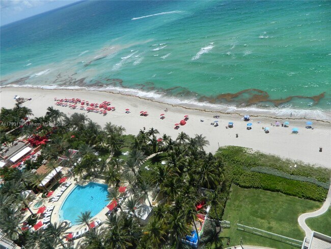 Foto del edificio - 17555 Collins Ave