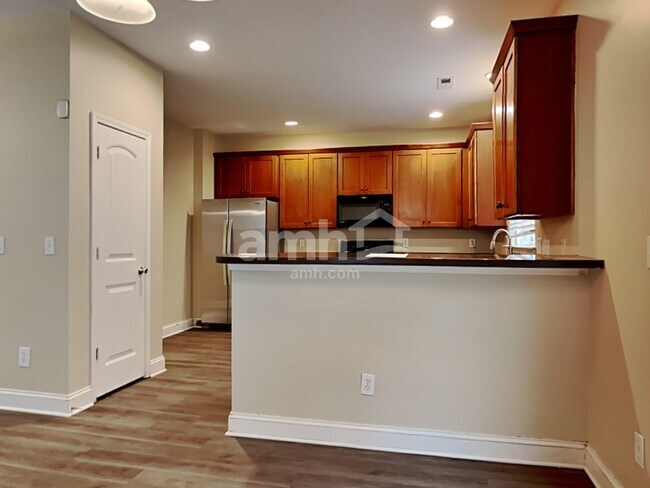 Foto del edificio - 8824 Shadowglen Dr