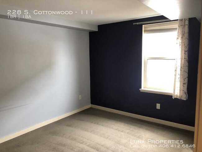 Building Photo - 228 S Cottonwood Rd