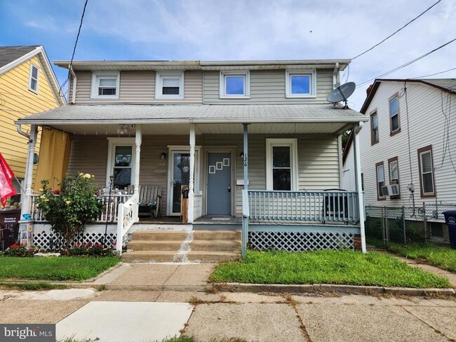Building Photo - 126 Paine St