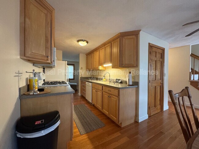 Foto del edificio - 38 Kimball Ave