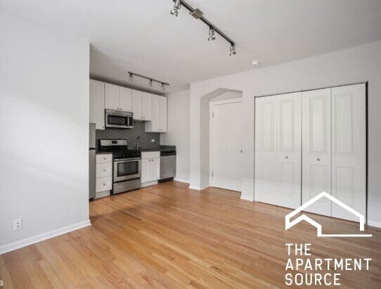 Building Photo - 2832 W Palmer St