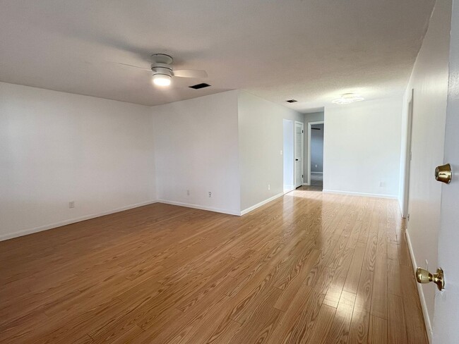 Foto del edificio - 116 Clifford Ave