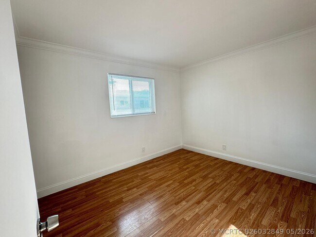 Building Photo - 817 Lighthouse Dr