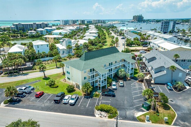 Foto del edificio - Walk to the Beach from this Ground Floor 1B/ 1B Long Term Rental on Holiday Isle in Destin