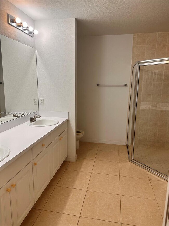 Foto del edificio - 1810 Blue Heron Ln