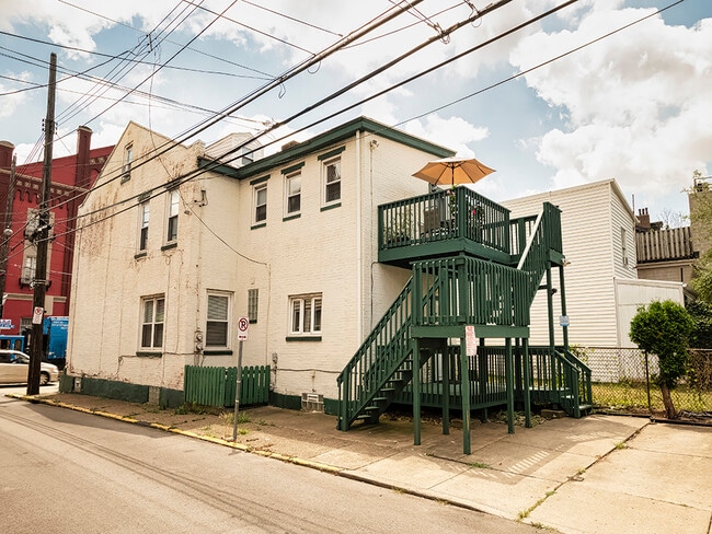 Building Photo - 96 S 18th St