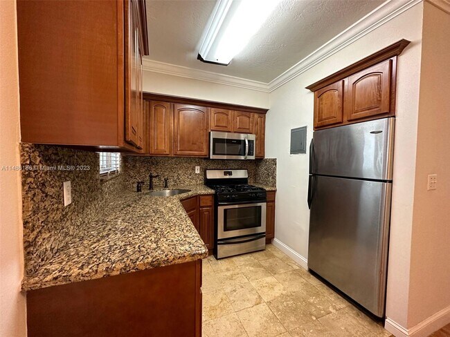 Foto del edificio - 35 Antilla Ave