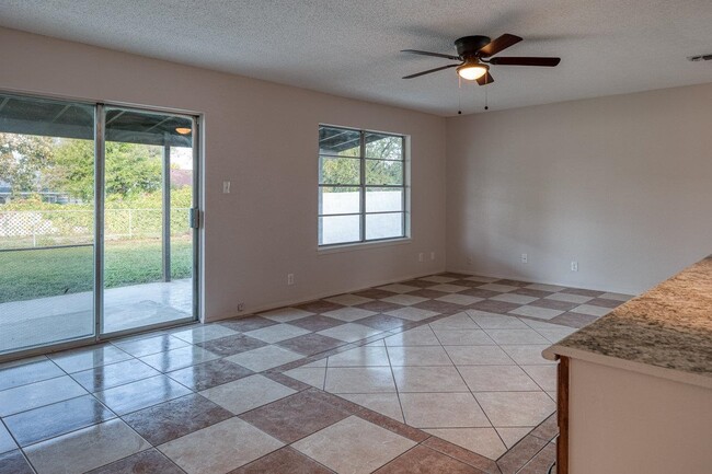 Building Photo - 124 Miller Dr