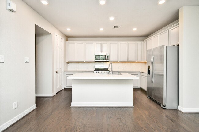 Building Photo - 18225 Crystal Knoll Dr