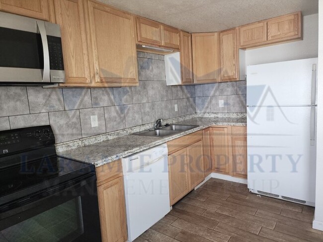 Building Photo - 515 Spring Creek Dr