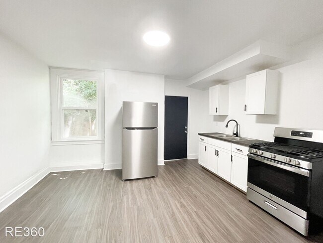 Building Photo - 2 br, 1 bath House - 114 Tecumseh Hazelwood