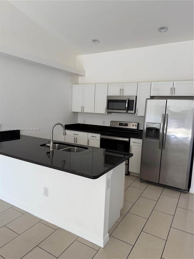 Foto del edificio - 1210 Trafalgar Pkwy