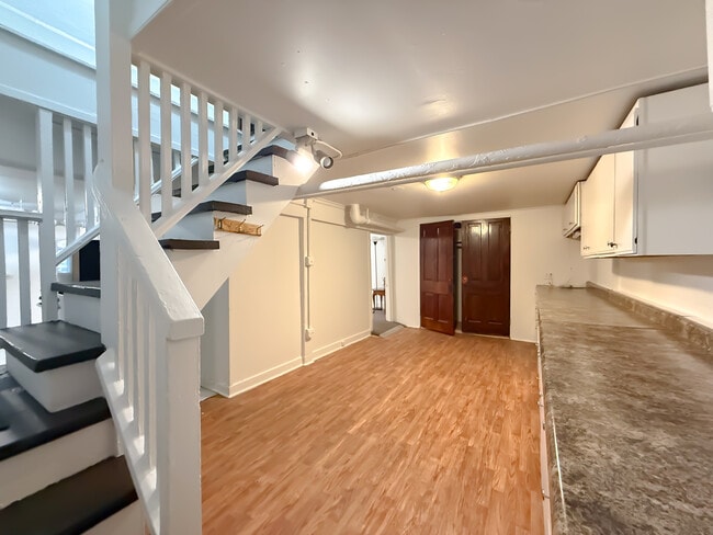 Building Photo - 2529 N Orchard St