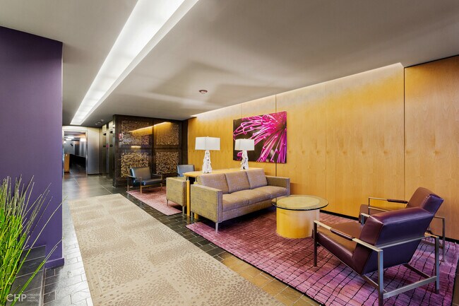 Building Photo - 2020 N Lincoln Park W