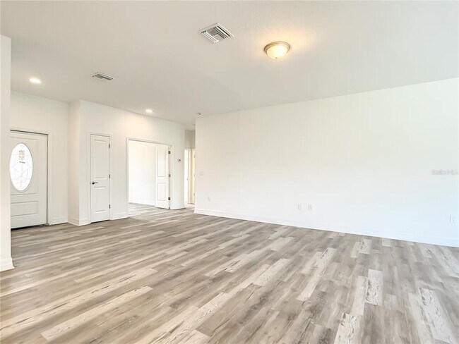 Building Photo - 14210 Luxo Ave