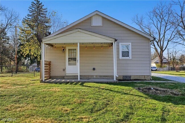 Building Photo - 2 br, 1 bath House - 3803 Carson Ave