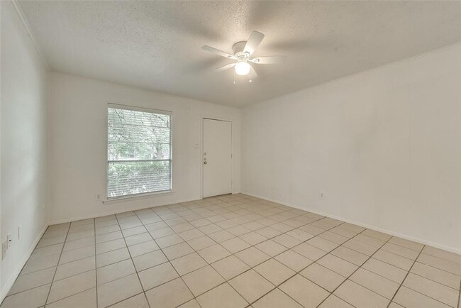 Building Photo - 133 N Bailey Ave