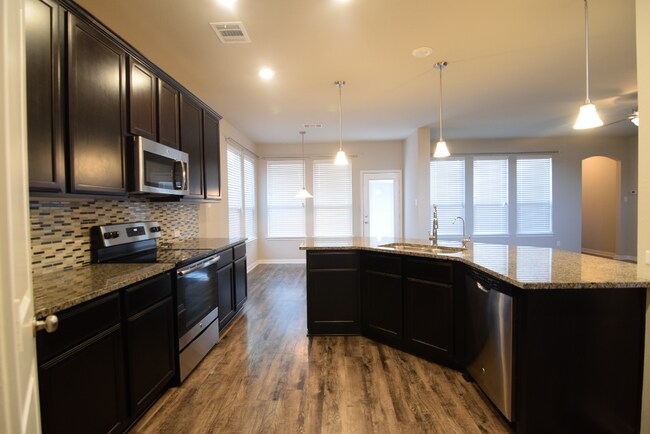 Building Photo - 8118 Northgate Lp