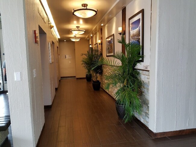 Building Photo - 527GOF