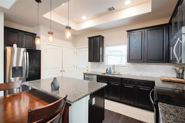 Building Photo - 16104 Travesia Way