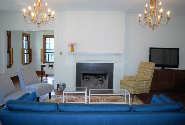 Foto del edificio - 907 S Busey Ave