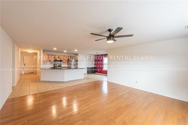 Foto del edificio - 1384 S Holland Dr