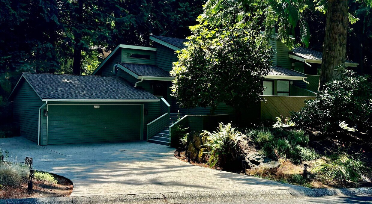 Primary Photo - 3 Bed / 3 bath Sahalee single family home ...